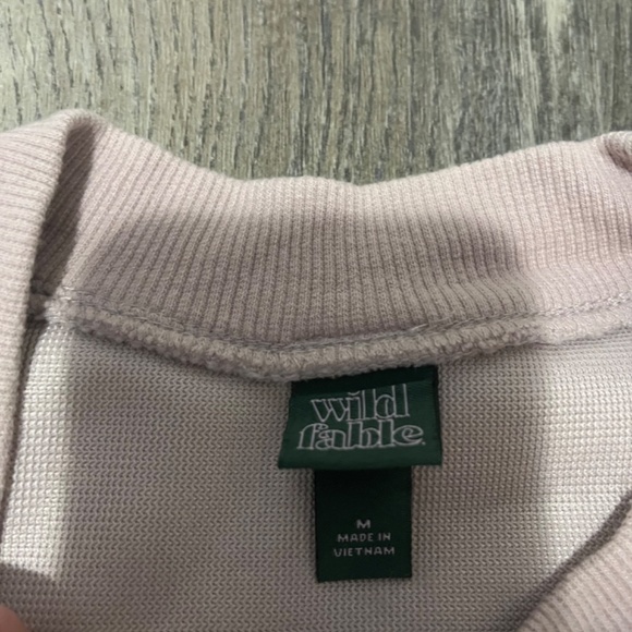 𝅺wild FABLE cropped sweatshirt fluffy soft ribbed trim blush pink size medium - Picture 2 of 3